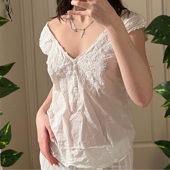 Hollister sheer flowery design blouse - Picture 3 of 3